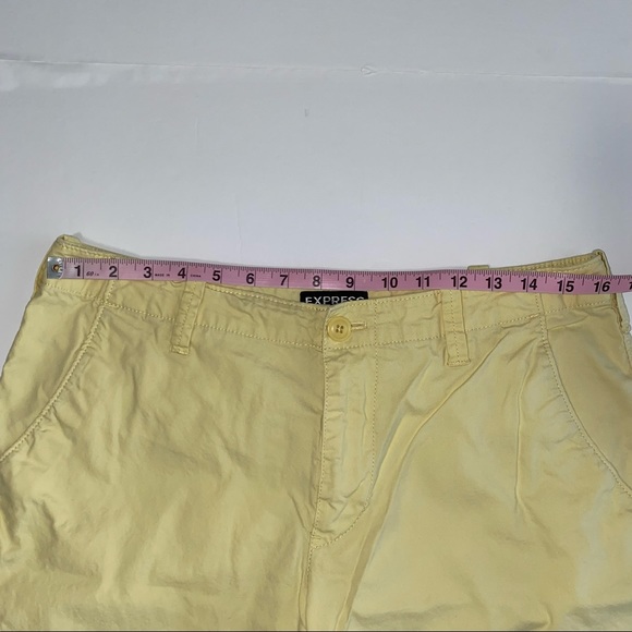 Express Shorts - Picture 4 of 6